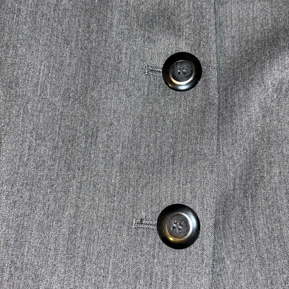 Tahari 14W Gray 2 button blazer BRAND NEW - Performance Fabric. Excellent! - Picture 5 of 9